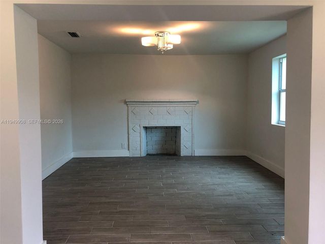 8000 NW 12th Pl, Miami, FL 33147