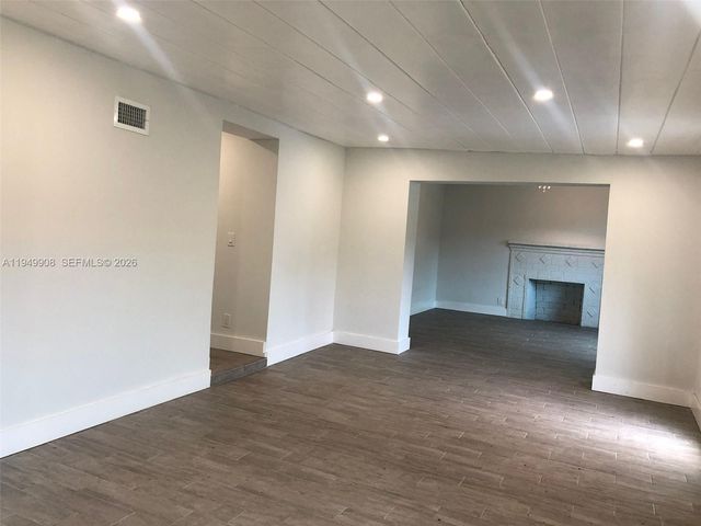 8000 NW 12th Pl, Miami, FL 33147