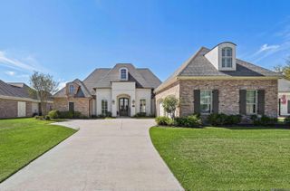 7097 FLEUR DE LIS, Zachary, LA 70791