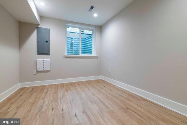 2067 E BIRCH ST, Philadelphia, PA 19134