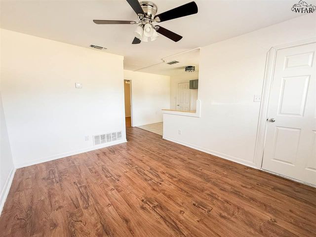 105 JAMES DRIVE, Iowa Park, TX 76367