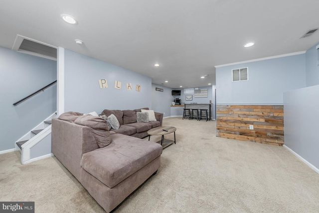 515 CAMPUS DR, Williamstown, NJ 08094
