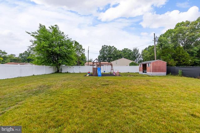 515 CAMPUS DR, Williamstown, NJ 08094