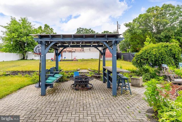 515 CAMPUS DR, Williamstown, NJ 08094