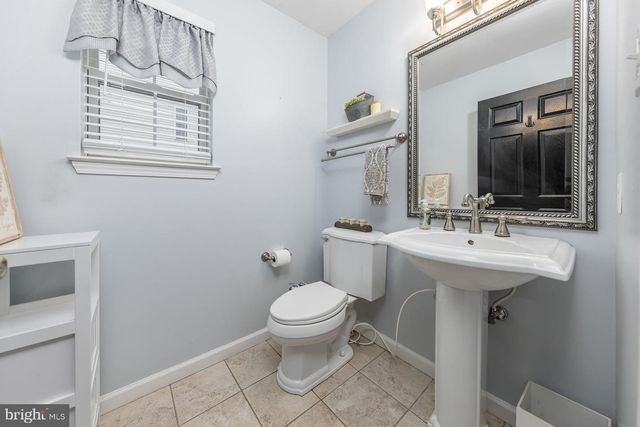 515 CAMPUS DR, Williamstown, NJ 08094
