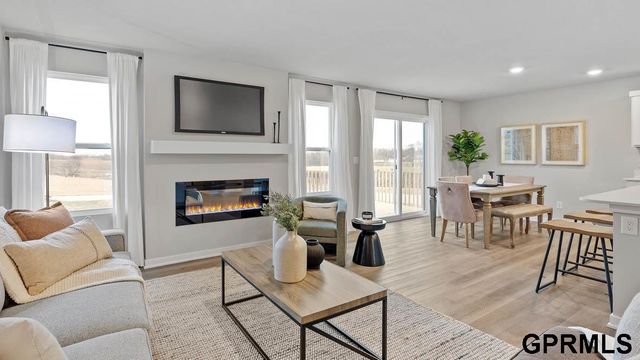 7016 S 204th Avenue, Gretna, NE 68028