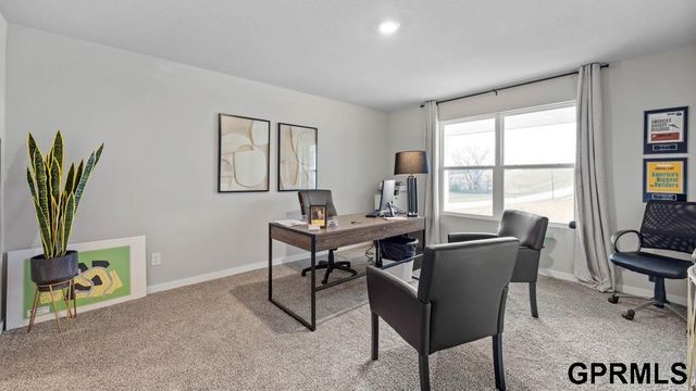 7016 S 204th Avenue, Gretna, NE 68028