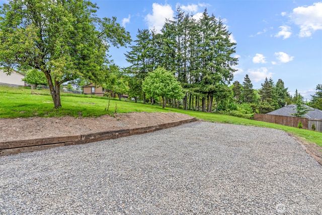 2914 Columbia Heights Road, Longview, WA 98632