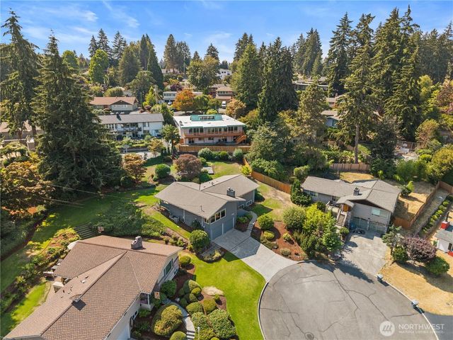 1040 Rosewood Lane, Fircrest, WA 98466