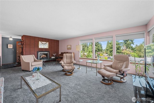 1040 Rosewood Lane, Fircrest, WA 98466