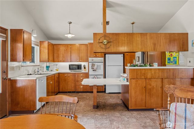 1040 Rosewood Lane, Fircrest, WA 98466