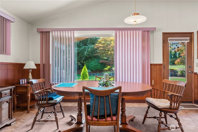 1040 Rosewood Lane, Fircrest, WA 98466