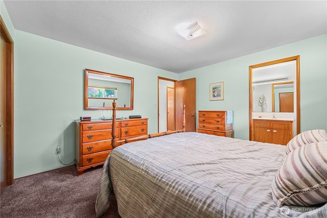 1040 Rosewood Lane, Fircrest, WA 98466