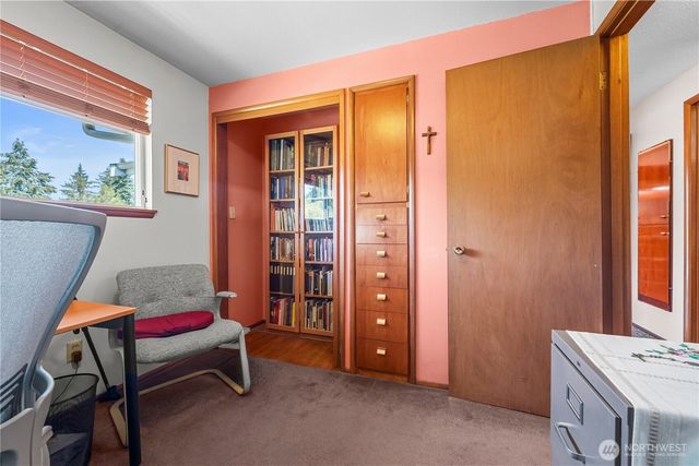 1040 Rosewood Lane, Fircrest, WA 98466