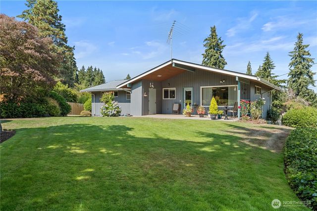 1040 Rosewood Lane, Fircrest, WA 98466
