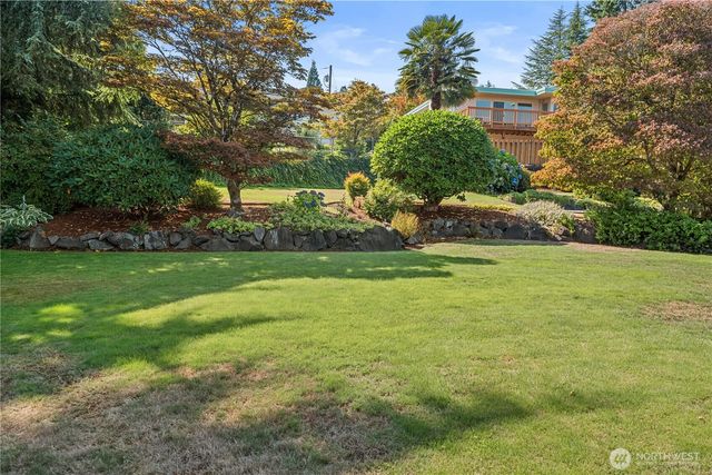 1040 Rosewood Lane, Fircrest, WA 98466