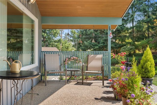 1040 Rosewood Lane, Fircrest, WA 98466