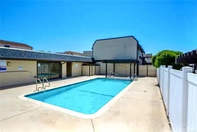 1960 S Mcclelland 33, Santa Maria, CA 93454