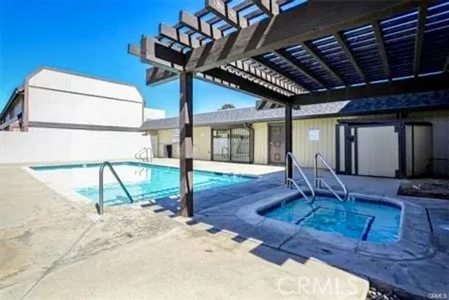1960 S Mcclelland 33, Santa Maria, CA 93454