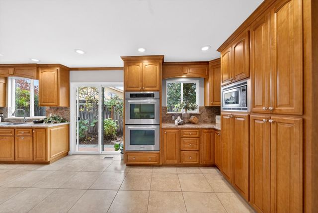 10155 Western Drive, Cupertino, CA 95014