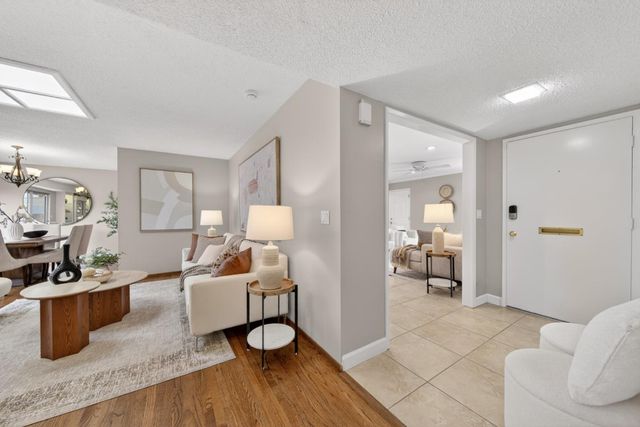 10155 Western Drive, Cupertino, CA 95014