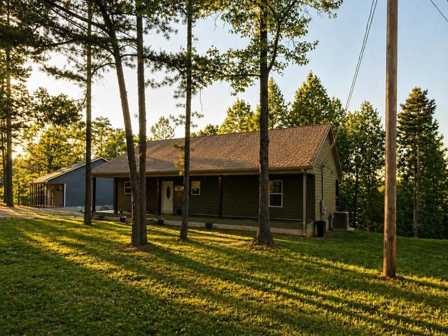 225 Antler Dr, Smithville, TN 37166