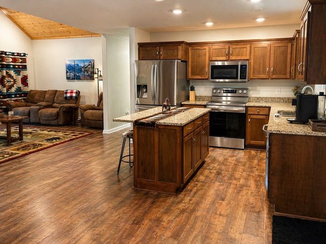 225 Antler Dr, Smithville, TN 37166