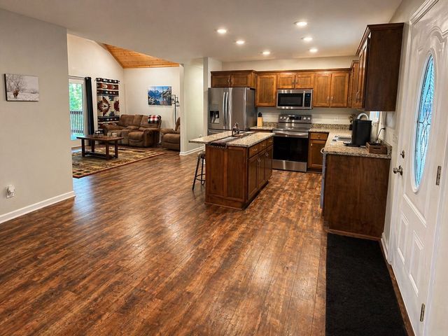 225 Antler Dr, Smithville, TN 37166