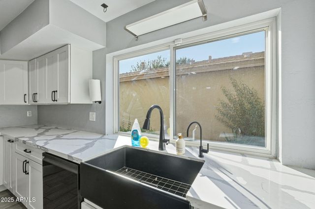 5624 S CROWS NEST Road, Tempe, AZ 85283