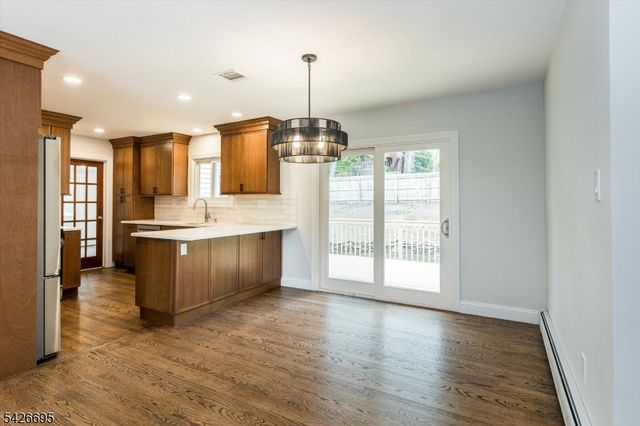 62 Elmwood Ter, Wayne Twp., NJ 07470
