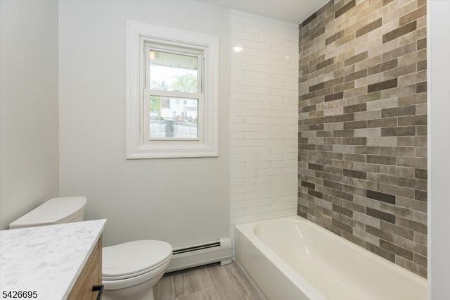 62 Elmwood Ter, Wayne Twp., NJ 07470