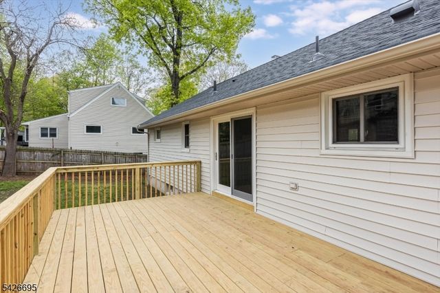 62 Elmwood Ter, Wayne Twp., NJ 07470