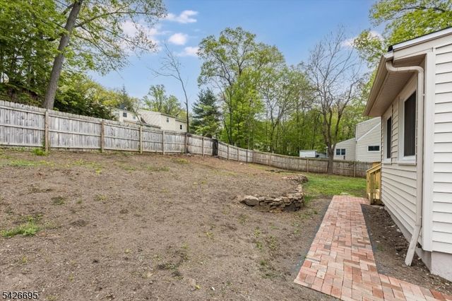 62 Elmwood Ter, Wayne Twp., NJ 07470