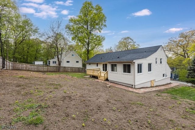 62 Elmwood Ter, Wayne Twp., NJ 07470