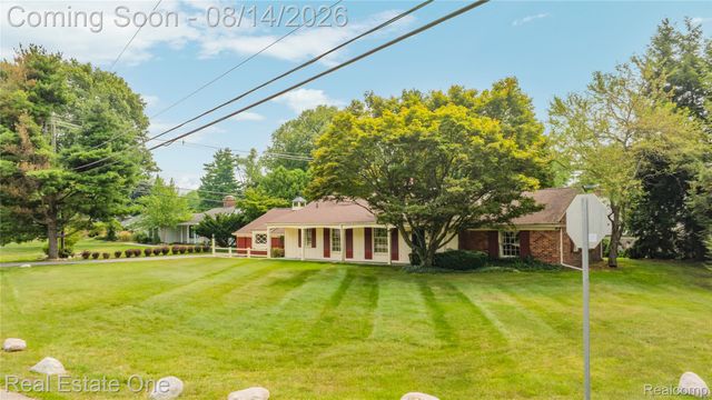 Vac Orchard Way, Bloomfield Charter Township, MI 48301