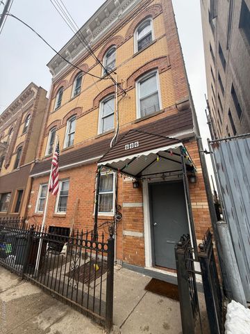 686 Fairview Avenue, Ridgewood, NY 11385