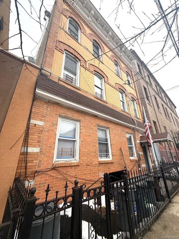 686 Fairview Avenue, Ridgewood, NY 11385