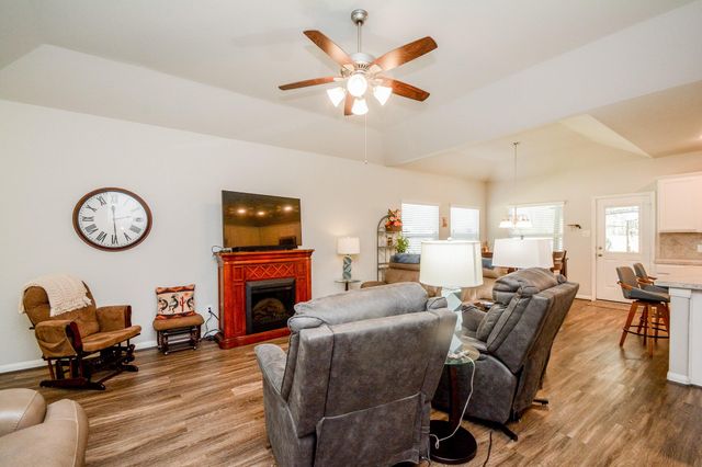 805 Willow Avenue, Cleveland, TX 77327