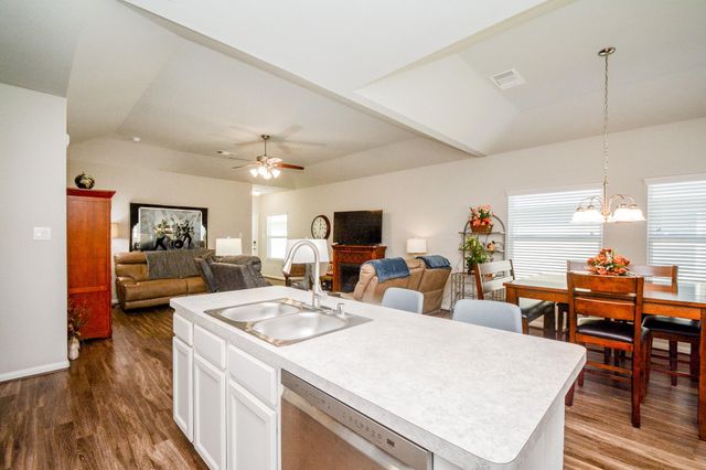 805 Willow Avenue, Cleveland, TX 77327