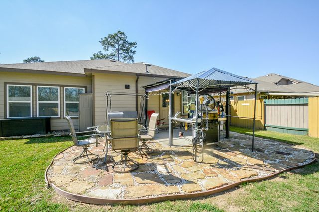 805 Willow Avenue, Cleveland, TX 77327