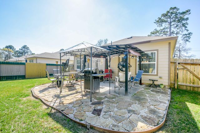 805 Willow Avenue, Cleveland, TX 77327