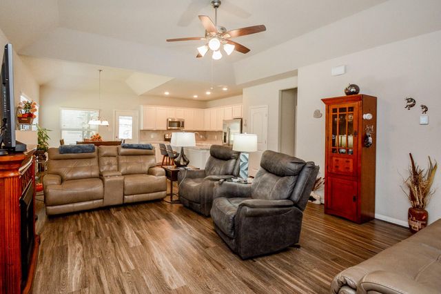 805 Willow Avenue, Cleveland, TX 77327