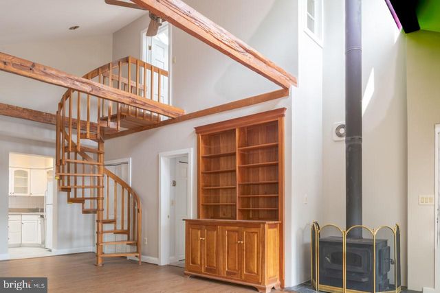 2031 HILLSIDE DR, Falls Church, VA 22043