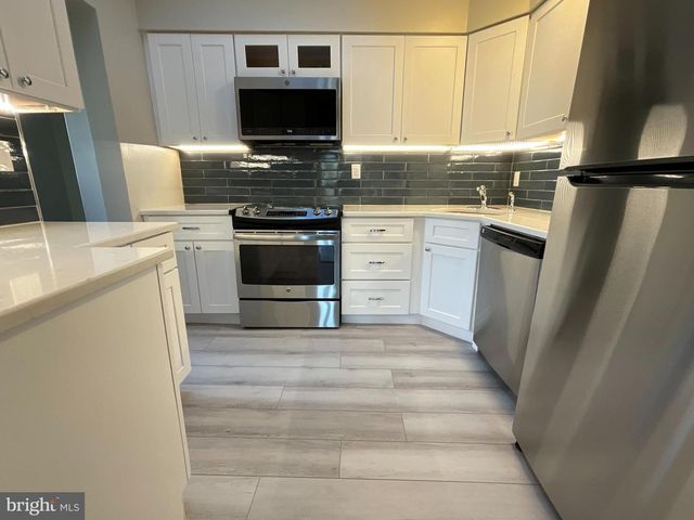 2031 HILLSIDE DR, Falls Church, VA 22043