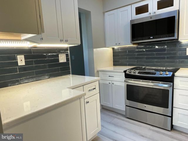 2031 HILLSIDE DR, Falls Church, VA 22043