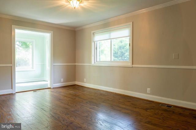 2031 HILLSIDE DR, Falls Church, VA 22043
