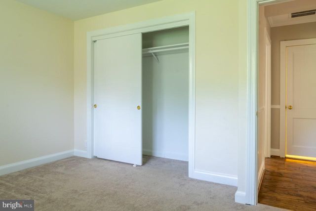 2031 HILLSIDE DR, Falls Church, VA 22043