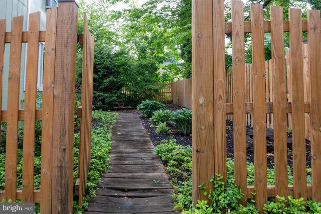 2031 HILLSIDE DR, Falls Church, VA 22043