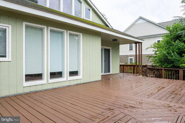 2031 HILLSIDE DR, Falls Church, VA 22043