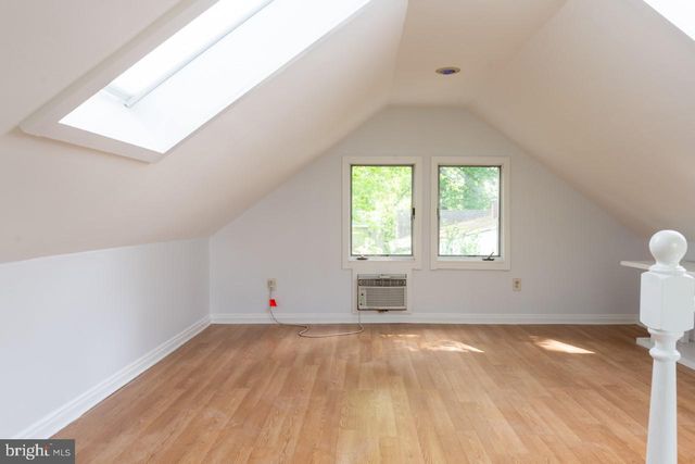 2031 HILLSIDE DR, Falls Church, VA 22043